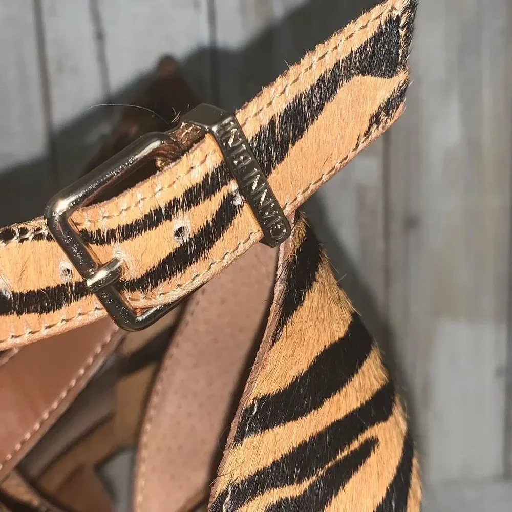 Gianni BINI‎ Calf Hair Leather Animal Print Strappy Heel Platform Sandals Size 6